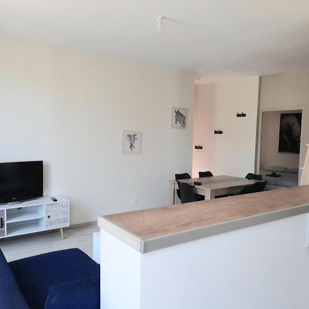Le Scandinave Apartment Joigny Bagian luar foto